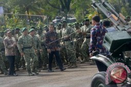 TNI AD dan AD Singapura adakan latma di Situbondo