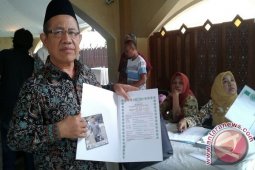Pemprov Jabar Serahkan Seribu Sertifikat Produk Halal