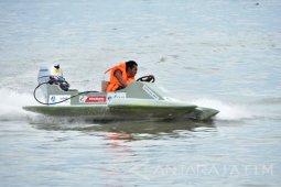 Lomba "Power Boat Race" Meriahkan Festival Bahari Kamal