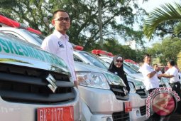 Bupati Asahan Serahkan 10 Mobil Ambulance