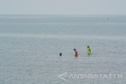 Nelayan Jaring Ikan