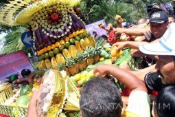 Warga Keluhkan "Kekacauan" saat Proses Purak Tumpeng