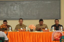 Bupati Tapsel Imbau Administrasi Dana Desa Diselesaikan
