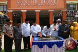 Gubernur Sumut Resmikan Kantor Bupati Paluta