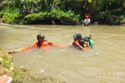 Pencarian Hilangnya Relawan BPBD Jember Terkendala Arus Deras (Video)