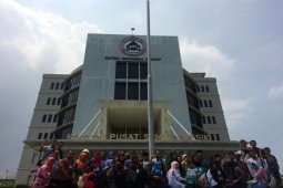 Siswa Pemenang Lomba Karya Jurnalistik Kunjungi Pabrik Semen Tuban