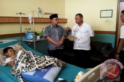 Pj.Walikota Jenguk Putra Kasubbag Protokol