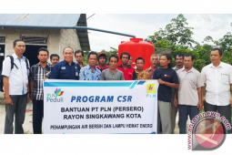 PLN Salurkan Bantuan 250 Lampu Hemat Energi