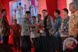 Walikota Jambi Dianugerahi Kihajar Award 2016