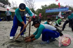Lanal Bengkulu Tanam 1.000 Bakau Sambut Hari Armada ke-71