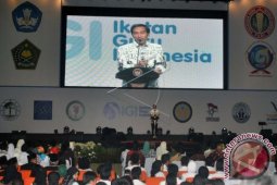 Presiden Hadiri Peringatan Hari Guru Nasional