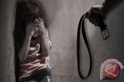 Ibu Tersangka Pembunuh Anak Sendiri ini Mengaku Suaminya Ikut Menyiksa