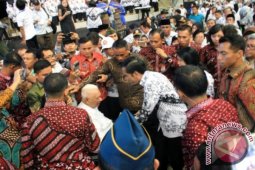 Gubernur Raih Penghargaan Dwija Praja Nugraha