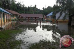 Pasca Banjir Warga Sitaratoit Butuh Air Bersih