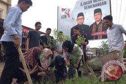 Gaminong Azan peringati bulan tanam pohon