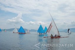 Banyuwangi Gelar Festival Perahu Layar di Selat Bali