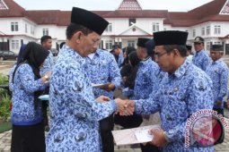 49 ASN Tapsel Dapat Penghargaan