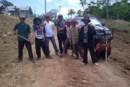 Parosil Janji Mantapkan Jalan di Lampung Barat