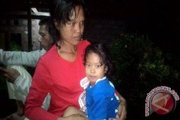 Kasian, Bocah Tanpa Anus Buleleng Butuh Biaya Operasi