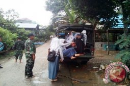 TNI BANTU WARGA