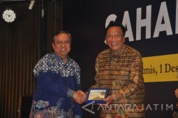 Gresik Kembali Raih Penghargaan Bidang Pemerintahan