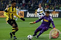 Dwigol Aubameyang Antar Dortmund Tundukkan Gladbach 4-1