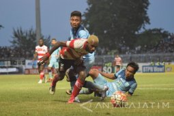 Persela Kalahkan MU