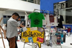 Mahasiswa DKV UK-Petra Kenalkan Jurusan Lewat Pameran