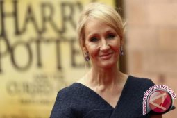 JK Rowling dukung Johnny Depp main di sekuel Fantastic Beasts