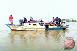 Puluhan Wisatawan Tertahan Di Pulau Tikus Bengkulu