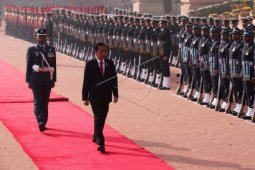Presiden Jokowi Torehkan Pesan Di Gandhi Memorial Park India