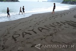 Wisata Pantai Payangan