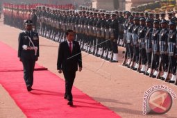 Presiden Jokowi Disambut Pasukan Berkuda Istana Rashtrapati Bhavan