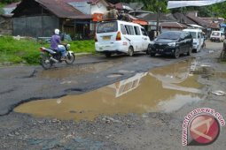 Jalinsum Rusak Berdampak pada Arus Mudik Natal