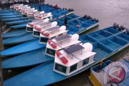 Dinkes Mimika serahkan kendaraan untuk delapan puskesmas pesisir 