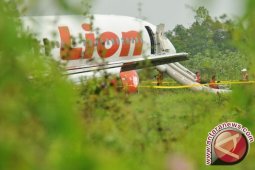 Ratusan penumpang Lion Air "tersandera" di landasan
