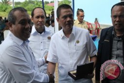 Bupati Asahan Menerima Anugerah PIN Emas