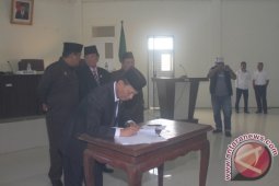 DPRD Sahkan APBD Tapanuli Selatan Rp.1 T Lebih