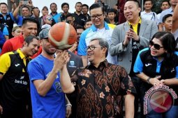 Gubernur Perkenalkan Tim Basket - Voli Bank BJB