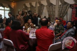 Masyarakat Hadiri "Open House" Natal Gubernur Kalbar
