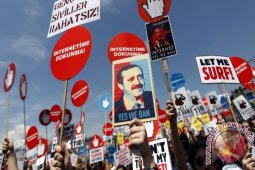 Otoritas Turki Selidiki 10.000 Pengguna Medsos