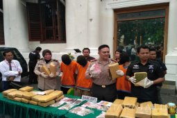 Polrestabes Surabaya Gagalkan Pengiriman 40 Kg Ganja