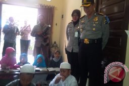 Kapolresta Sumbang Buku Di Rumah Belajar Iqra