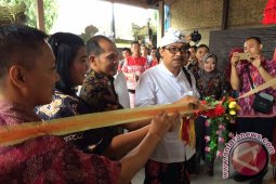 "Alfamart" Didik Siswa Enam SMKN Di Bali