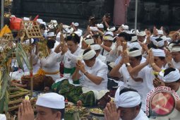 Gubernur Bali Ikuti Prosesi Ritual "Bhumi Sudha"