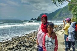 Jumlah Wisatawan Pantai Papuma Jember Meningkat 20 Persen (Video)