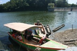 UPT Keluarkan Air Waduk Pacal Bojonegoro untuk Petani