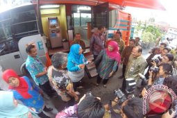 Mensos Resmikan E-Warung Perdana Kota Bekasi