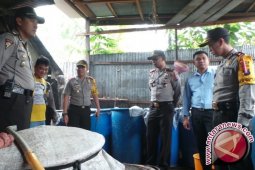 Polisi Bangka Barat Tangkap Penjual Arak