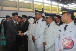 Sambut tahun Baru 2017, Latif Lantik 452 Pejabat